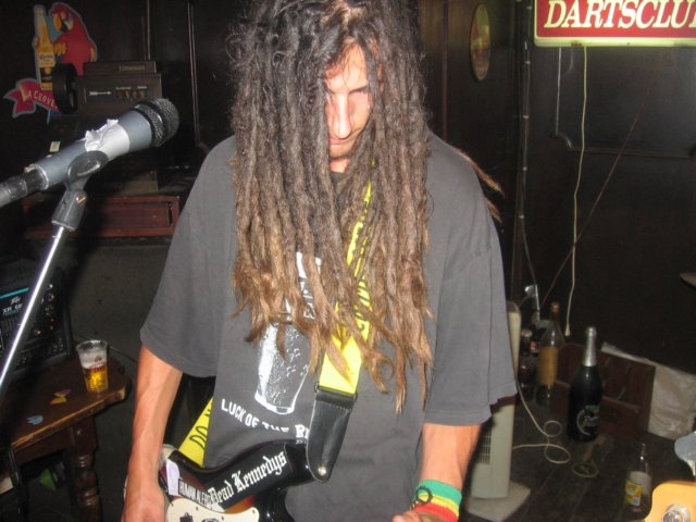 punkhardcorematinee4july2010rijenhol080.jpg